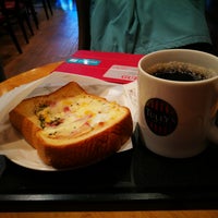 Photo taken at Tully&amp;#39;s Coffee by Fumito I. on 11/24/2017