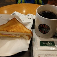 Photo taken at Tully&amp;#39;s Coffee by Fumito I. on 5/25/2018