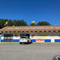 Photo taken at The Great Machipongo Clam Shack by Susan E. on 9/24/2021