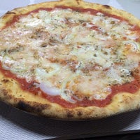 4/29/2016 tarihinde Massimiliano M.ziyaretçi tarafından Trattoria pizzeria Cosa Nostra Delivery'de çekilen fotoğraf