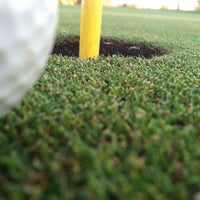 รูปภาพถ่ายที่ Continental Golf Course โดย greg r. เมื่อ 5/3/2013
