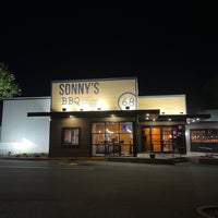 Photo taken at Sonny&amp;#39;s BBQ by Rafael C. on 5/9/2022