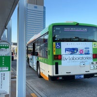 Photo taken at Tokyo Teleport Sta. Bus Stop by タツナリ 　. on 2/7/2024