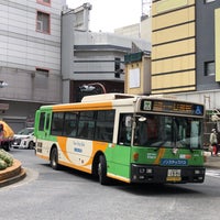 Photo taken at Meguro Sta. (East Exit) Bus Stop by タツナリ 　. on 4/18/2023