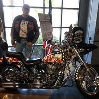 Photo prise au Harley-Davidson of Naples par Eugene W. le5/6/2013