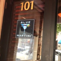 Foto scattata a Blue Martini Lounge da Lynn C. il 4/15/2019