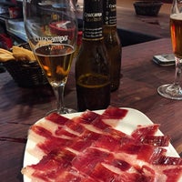 Photo taken at Parlamento La Catedral del Tapeo by Javier H. on 6/17/2015