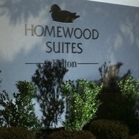 Foto diambil di Homewood Suites by Hilton oleh Leslie pada 11/30/2014