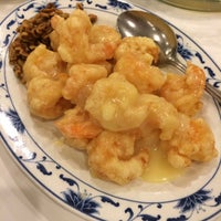 Foto diambil di Silver Seafood oleh TookkataBarbie pada 3/11/2014
