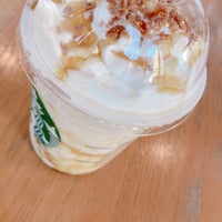 Photo taken at Starbucks by みなも .. on 10/2/2022