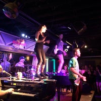 Photo taken at The Big Bang Dueling Piano Bar by Joe B. on 5/28/2016
