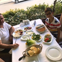 Das Foto wurde bei Büyük Adana Kebapçısı von Güray K. am 8/19/2018 aufgenommen