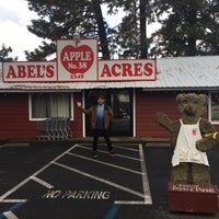 Photo taken at Abel&amp;#39;s Apple Acres by Jennifer S. on 10/29/2016