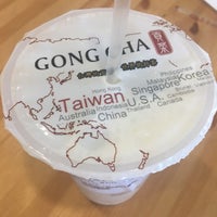 Photo taken at Gong Cha (貢茶) by Jennifer S. on 1/24/2017