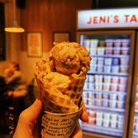 3/13/2024 tarihinde Matt D.ziyaretçi tarafından Jeni&amp;#39;s Splendid Ice Creams'de çekilen fotoğraf