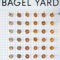รูปภาพถ่ายที่ Bagel Yard โดย Merve K. เมื่อ 6/12/2021