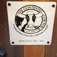 4/22/2013にKaren O.がThe Contented Cow Pub and Wine Barで撮った写真