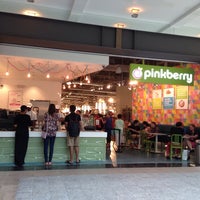 Photo taken at Pinkberry by Yoo Sun S. on 7/12/2014