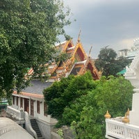 Photo taken at Wat Samphantawong by Amanda H. on 12/9/2022