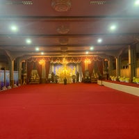 Photo taken at Wat Samphantawong by Amanda H. on 12/9/2022