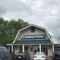 Photo taken at Domino&amp;#39;s Pizza by Mô Justine on 5/6/2017