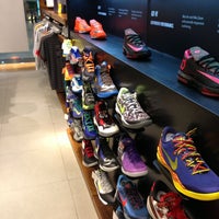 nike store robinsons galleria