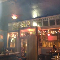 Foto tirada no(a) Blue Jay Cafe por Davide R. em 12/5/2012