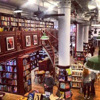 5/10/2013 tarihinde Will E.ziyaretçi tarafından Housing Works Bookstore Cafe'de çekilen fotoğraf