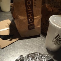 Photo taken at Chipotle Mexican Grill by D² on 12/17/2014