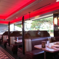 Foto tirada no(a) Silver Diner por TEC I. em 6/28/2022