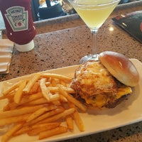 Photo taken at Applebee&amp;#39;s Grill + Bar by Tai C. on 10/12/2016