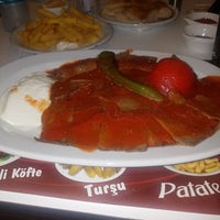 Photo taken at Lezz Et İskender by Okan C. on 5/31/2017