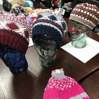 8/14/2018にWayne C.がRaging Wool Yarn Shopで撮った写真