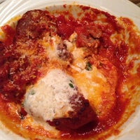 2/8/2014 tarihinde Bernice C.ziyaretçi tarafından Positano Restaurant &amp;amp; Pizzeria'de çekilen fotoğraf