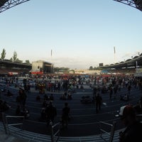 5/25/2016 tarihinde Igi K.ziyaretçi tarafından Gugl - Stadion der Stadt Linz'de çekilen fotoğraf