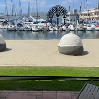 Foto diambil di Bahia Resort Hotel - San Diego oleh Jeff J. P. pada 5/17/2022
