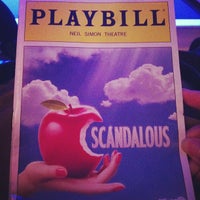 Foto tirada no(a) Scandalous on Broadway por Barbara J. em 11/3/2012