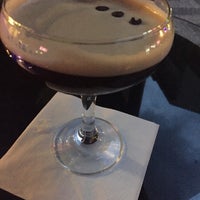 Foto diambil di Funky Bee cocktail bar &amp;amp; lounge oleh Zach P. pada 6/16/2017