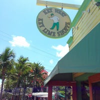 Foto tomada en Kermit&amp;#39;s Key West Key Lime Shoppe  por Erin O. el 5/23/2013