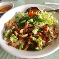 Снимок сделан в Huong Viet Vietnamese Cuisine пользователем Joey C. 1/11/2017