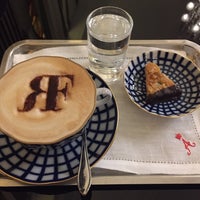 12/6/2018 tarihinde Anna O.ziyaretçi tarafından Astoria Cafe'de çekilen fotoğraf