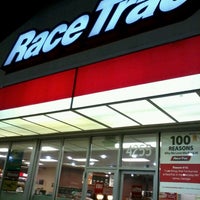 Das Foto wurde bei RaceTrac von Donnie D. am 10/6/2012 aufgenommen