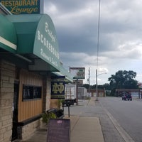 Das Foto wurde bei Bridges Scoreboard Restaurant &amp;amp; Sports Bar von Tom N. am 9/2/2019 aufgenommen