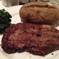 Photo taken at Tree Steak House &amp;amp; Oak Bar by Eat O. on 2/28/2014