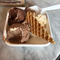 Das Foto wurde bei Jeni&amp;#39;s Splendid Ice Creams von Eric D. am 4/27/2019 aufgenommen