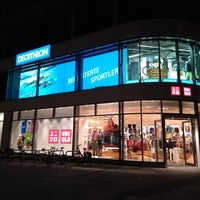 Photo taken at UNIQLO by Sven G. on 9/22/2018