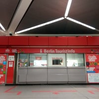 Photo taken at Tourist Information and Berlin Souvenirs by Sven G. on 1/28/2018