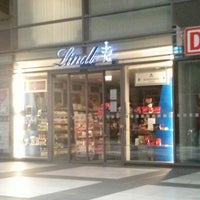 Photo taken at Lindt by Sven G. on 9/8/2017