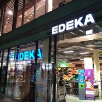 รูปภาพถ่ายที่ EDEKA โดย Sven G. เมื่อ 2/17/2018
