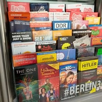 Photo taken at Tourist Information and Berlin Souvenirs by Sven G. on 2/6/2018